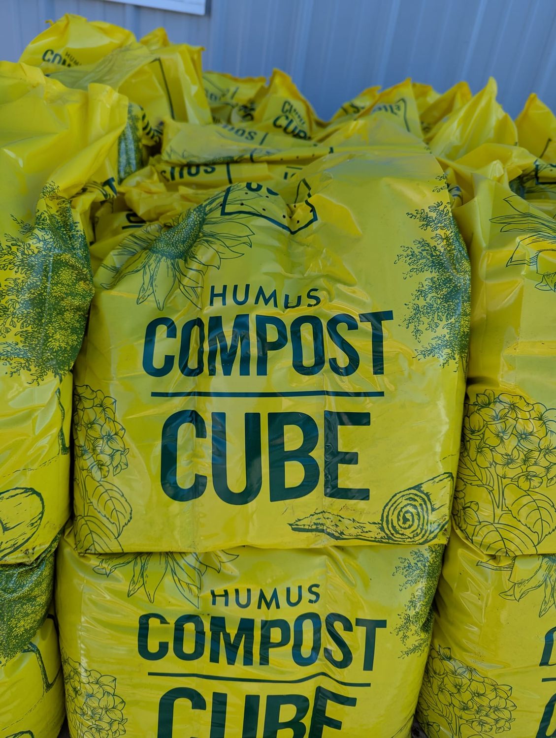 Humus Compost Humus Compost