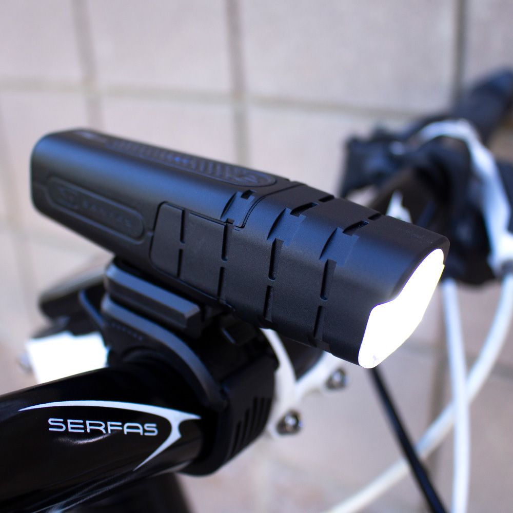 Lumière avant SERFAS True 1300 MTB Noir