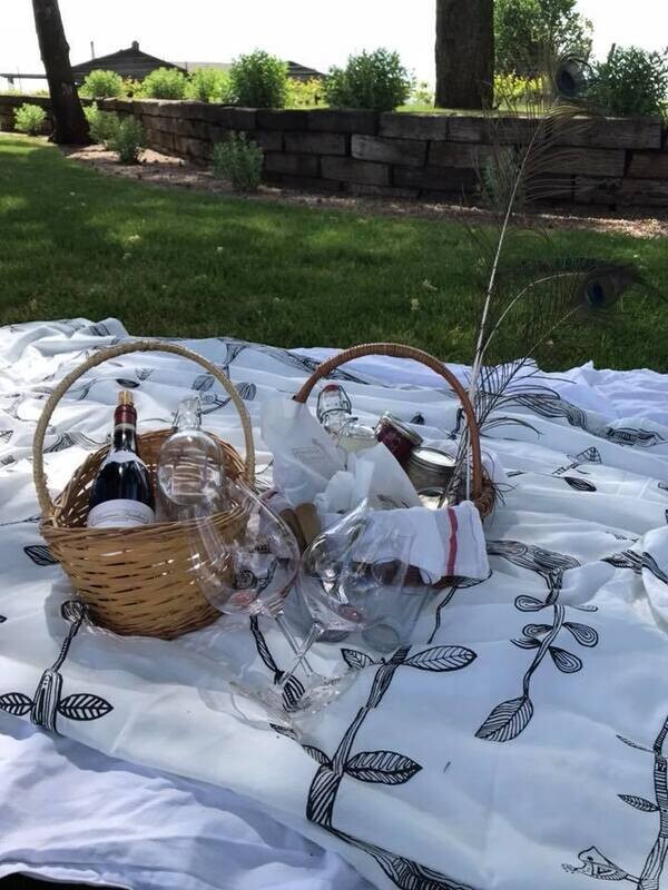 DELIVERY: BASKET FOR FOUR