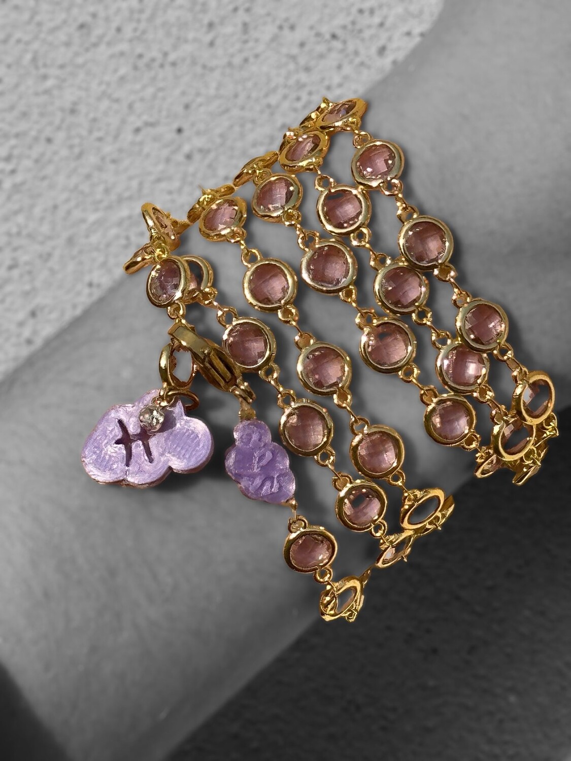 COLLANA LUNGA PESCI-Collana doppio giro-Bracciale più giri : charme lilla in PLA, catena in ottone e pietre dure.