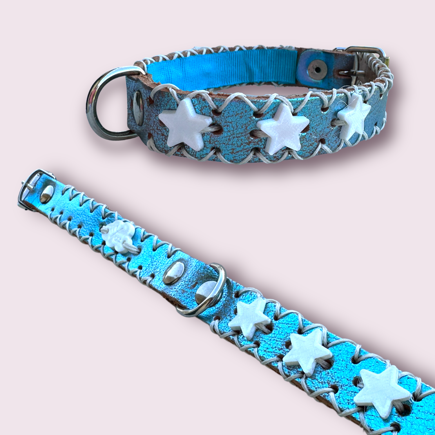 COLLARE in pelle turchese personalizzato con charme a forma di stelle bianche in PLA
