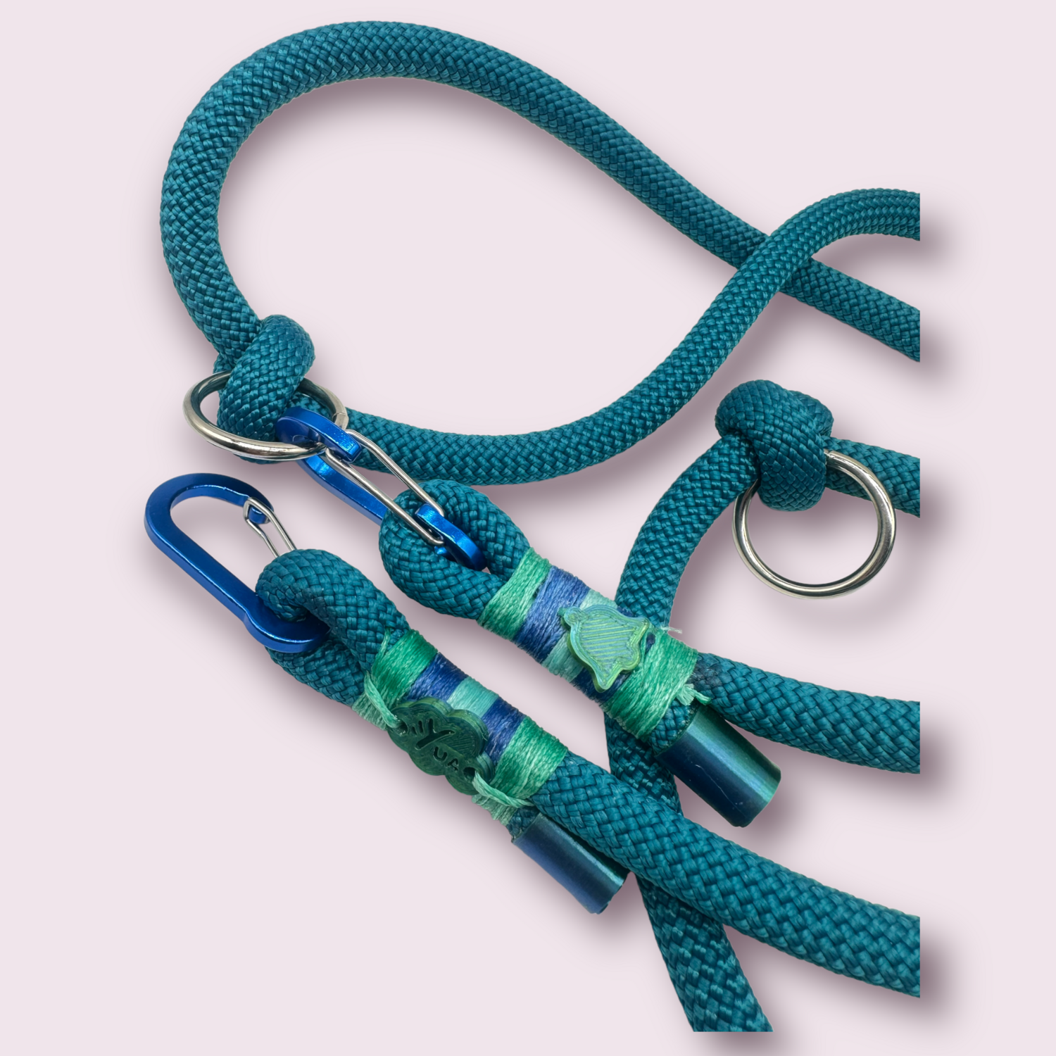 GUINZAGLIO con cordone verde petrolio, personalizzato con charme in PLA, modello addestramento.