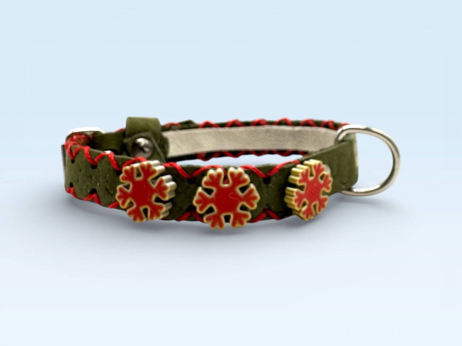 Collare in pelle verde con charme a forma di fiocco di neve in PLA BICOLOR rosso/oro