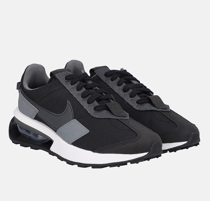 Nike
Sneakers