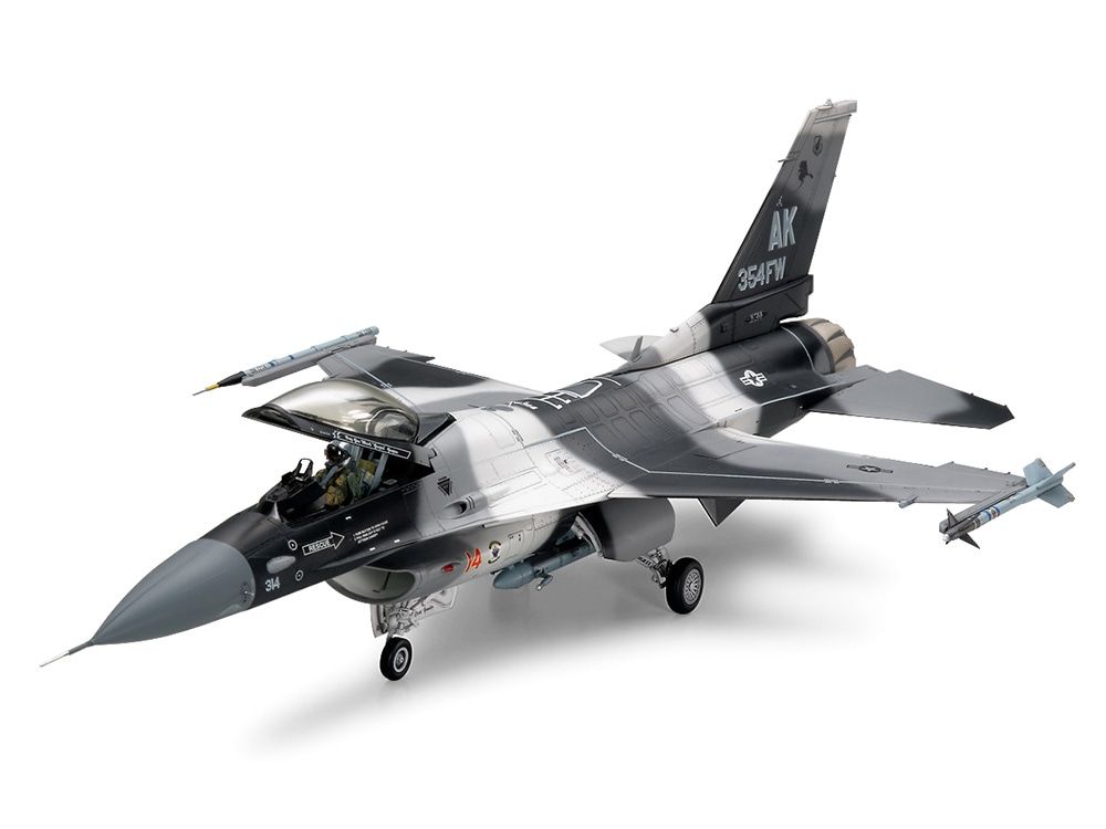 1/48 SCALE F-16C/N "AGGRESSOR/ADVERSARY" - TAMIYA