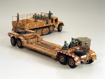 1/35 GERMAN 18 TON HEAVY HALF-TRACK "FAMO" and TANK TRANSPORTER Sd.Ah.116
