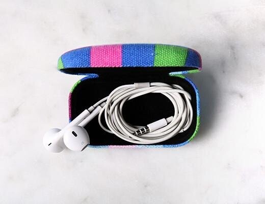 KIKKERLAND PLAID TRAVEL CASE