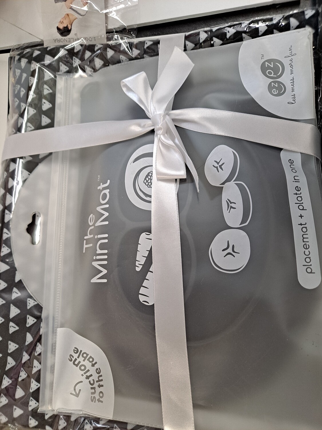 PERFORMANCE HANDBAG W/THE MINI MAT