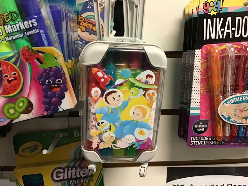 STAMP &amp; COLOR MARKERS IN ROLLING CASE