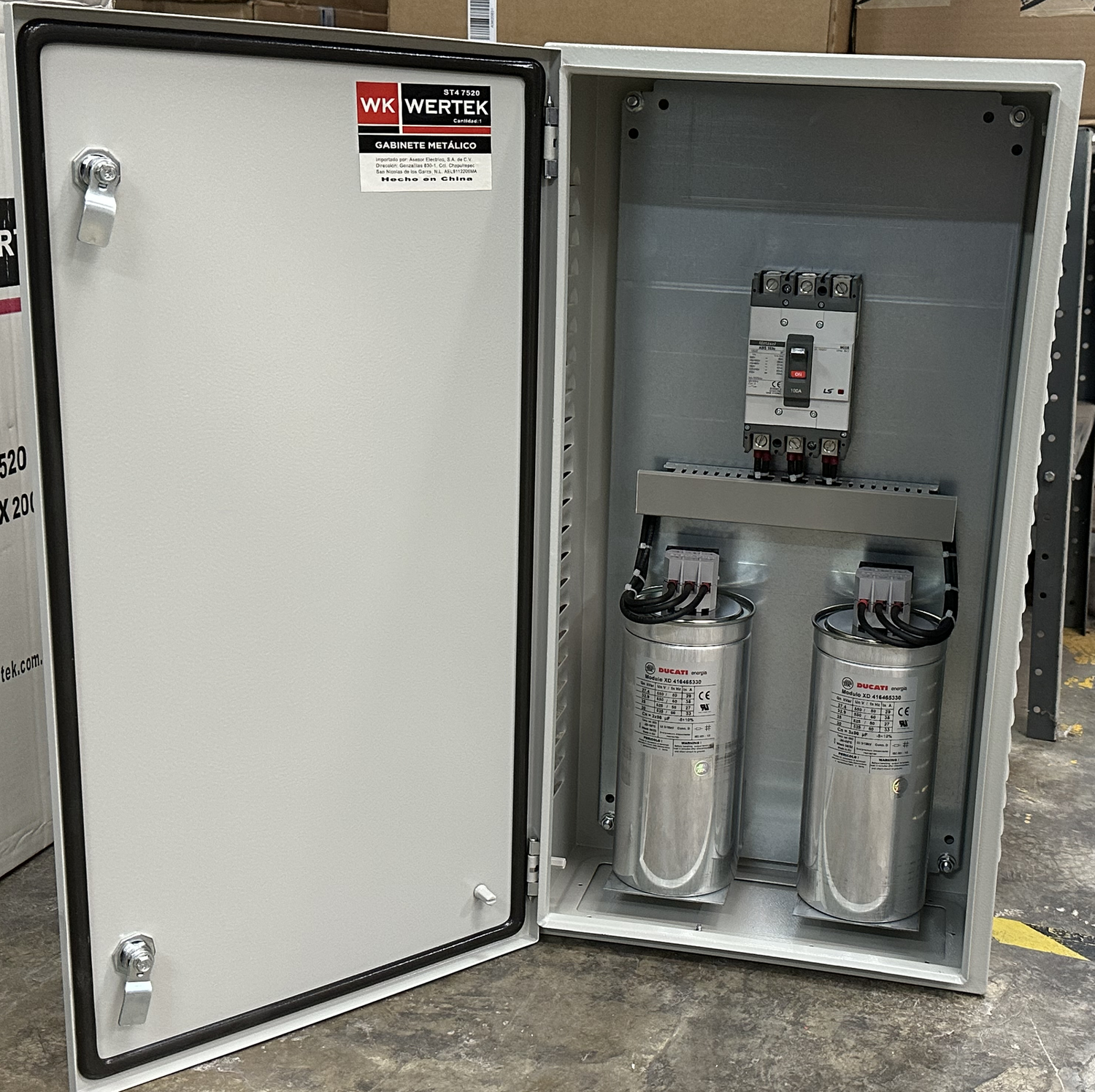 BANCO DE CAPACITORES FIJO DE 50 KVAR EN 480V CON TERMOMAGNETICO LS DE 100 AMP