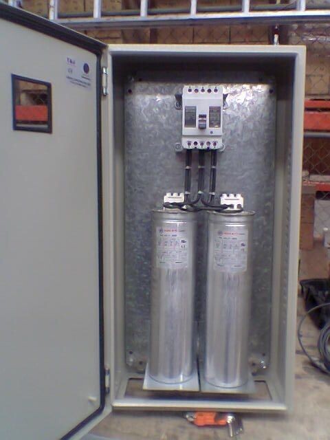 100/5-D9-C/T, Ducati Bancos, Banco de capacitores fijo de 100 kvar en 480v con termomagnetico