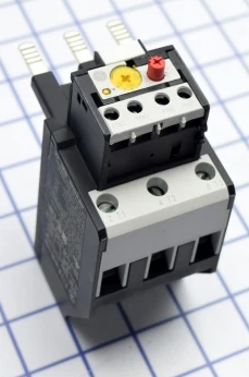 RT2M, General Electric, Relevador de sobrecarga 90-110 amp