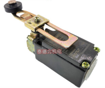 LL8E100-00-FM, Wertek, Limit switch ll8e100-00-fm, con brazo, long. ajustable.