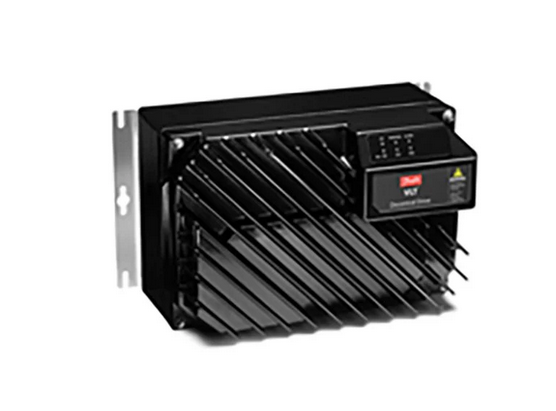 132H2438, Danfoss VLT, Vlt decentral drive fcd 302 2hp (1.5kw) trifasico 380-480vca ip66/nema 4x