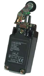 LL8E100-00-CM, Wertek, Interruptor de limite c/ brazo y rodillo superior concentico.