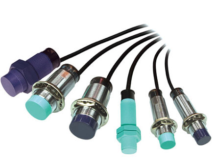 CUP30R15FA, Han Young Nux, Sensor capacitivo 30mm diam,alc. 15mm, 2h, 90-250v.