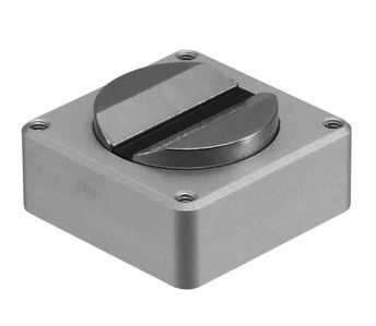 BWA-QM30-CMAL, Banner, 808657 bracket magnetico para sensor qm30vt. superficie curva incluye tornilleria.