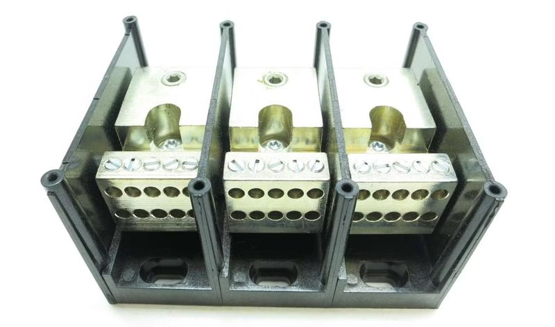 67593, Fusibles, Block de distribucion 3p, ent 1-2/0, sal. 10 cal 6 al 14..