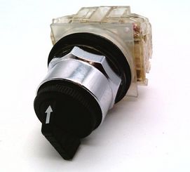 9001KS42BH2, Square D, Selector de tres con 2na,2nc.