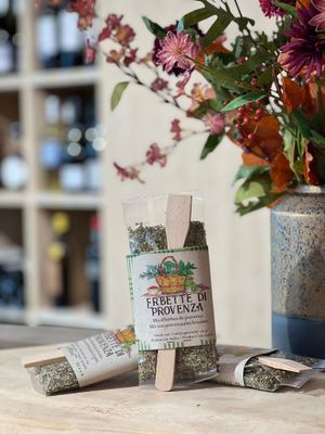 Provençaalse kruidenmix met lepel