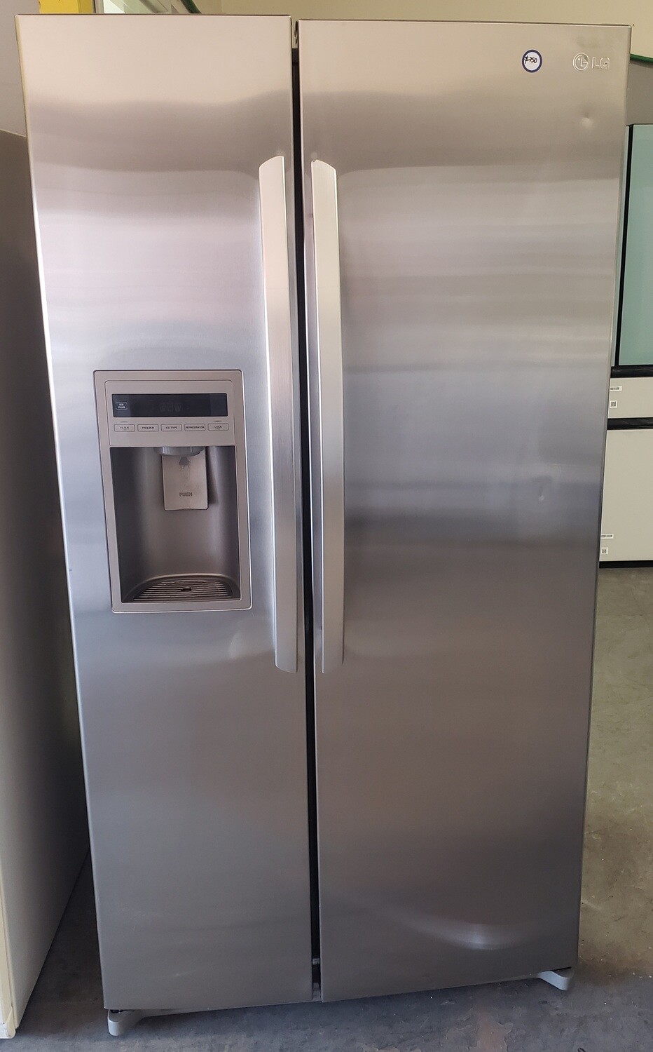 LG 27cu.ft.Large Capacity Side by Side Refrigerator