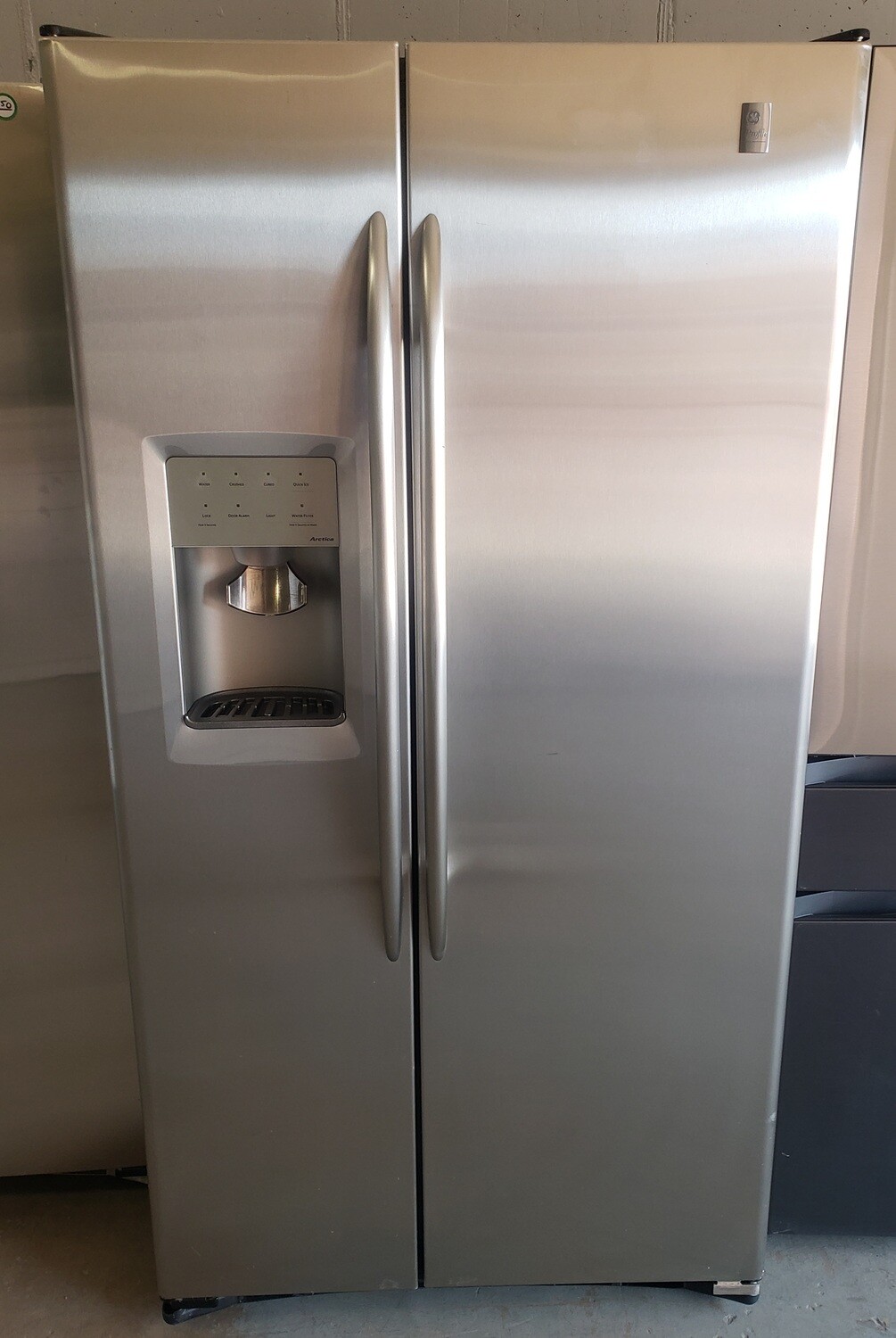 GE 25.1 cu.ft. SidebySide Refrigerator