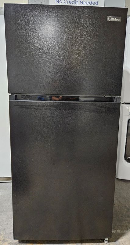 Midea 30 in. 18.0 Cu. Ft. Black Top Freezer Refrigerator