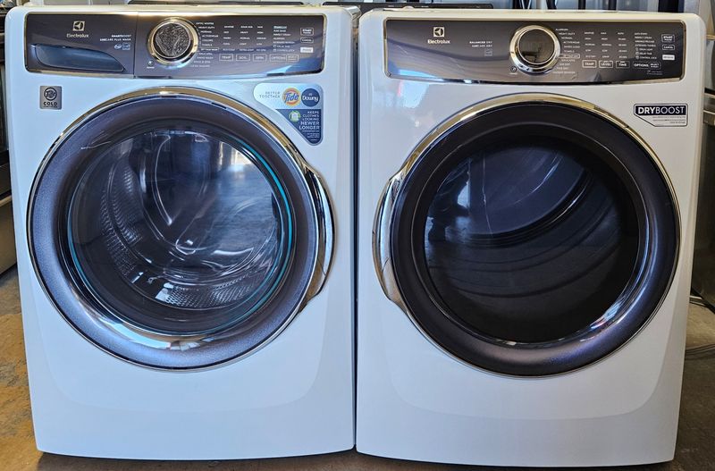 NEW! Electrolux Front Load Washer 4.5 cu.ft. &amp; Large Capacity Electric Dryer 8 cu.ft.
