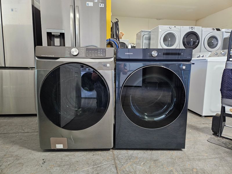 NEW! No Matching 4.5 cu. ft. Large Capacity Samsung Washer and 7.6 cu. ft. Ultra Capacity Electric Samsung Dryer