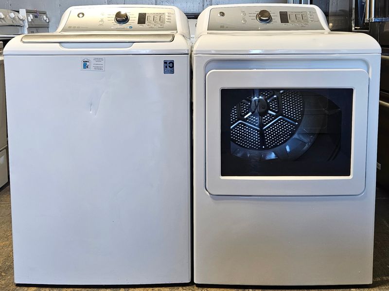 GE Top Load Washer (4.6cu.ft.) &amp; Large Capacity Electric Dryer (7.4cu.ft.)