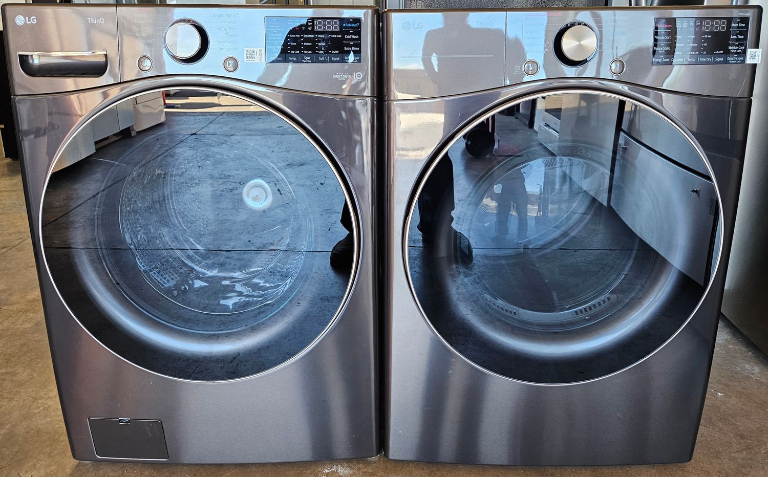 NEW! LG Front Load Washer (4.5cu.ft.) &amp; Large Capacity Electric Dryer (7.4cu.ft.)