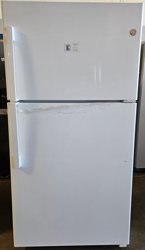 NEW! 21.9 cu.ft. GE White Top Freezer Refrigerator