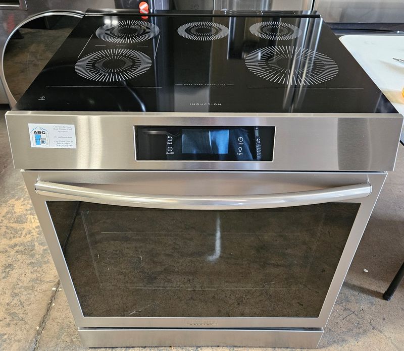NEW! 30in Frigidaire Electric Induction Stove Convection Oven