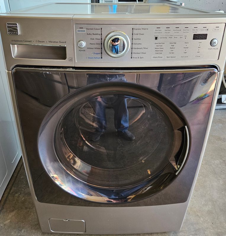 Used 27in. Kenmore Front Load Washer (4.2cu.ft.)
