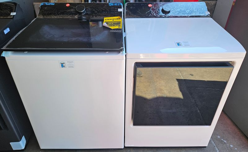 NEW! LG Top Load Washer (5.5cu.ft.) &amp; Large Capacity Electric Dryer (7.3cu.ft.)