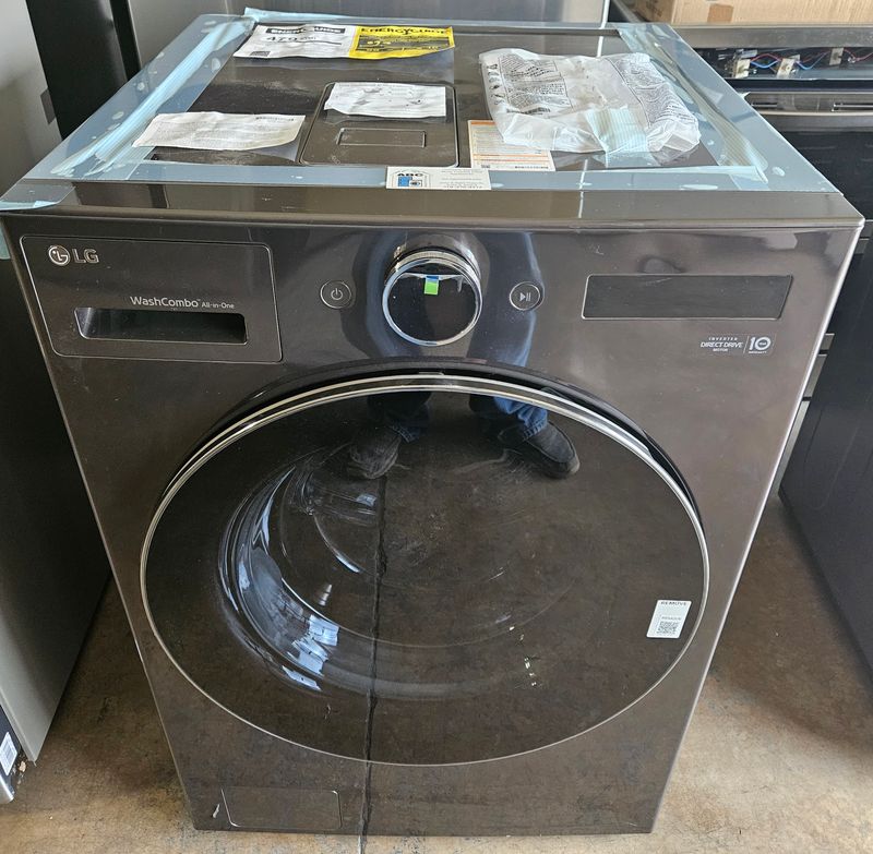 NEW! LG Front Load All-in-One Washer/Dryer Combo (5cu.ft.)