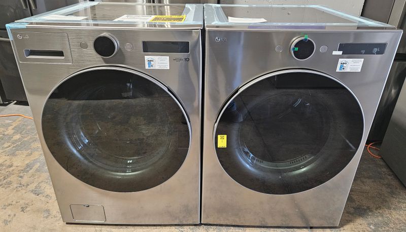 NEW! LG Front Load Washer (4.5cu.ft.) &amp; Large Capacity Electric Dryer (7.4cu.ft.)