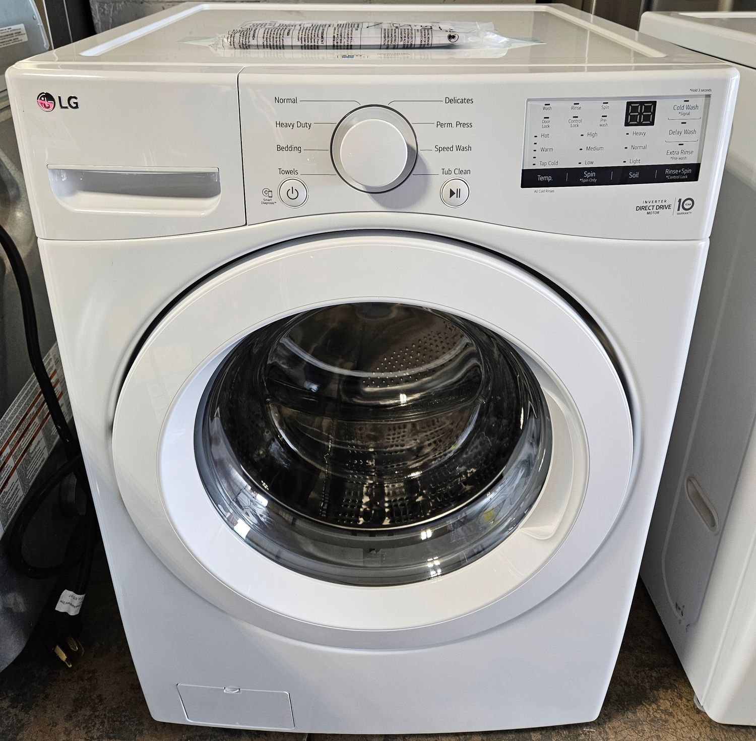 NEW! LG Front Load Washer (4.5cu.ft.)