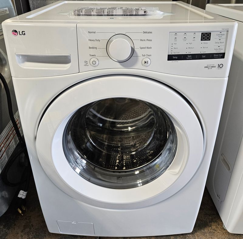 NEW! LG Front Load Washer (4.5cu.ft.)