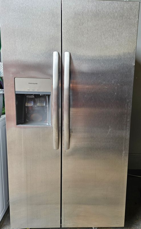 NEW! 26 cu.ft. Frigidaire Side-by-Side Stainless Steel Refrigerator