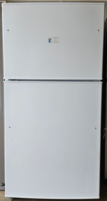 NEW! 21.1 cu.ft. GE White Top Freezer Refrigerator