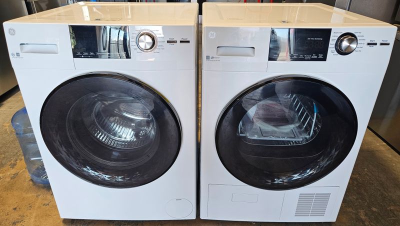 NEW! 24&quot; GE Front Load Washer (2.4cuft) &amp; Ventless Condenser Electric Dryer (4.1cuft)