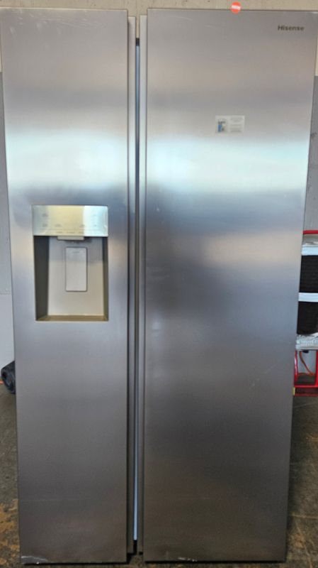 NEW! 29.1cu.ft. Hisense Side-by-Side Stainless Steel Refrigerator