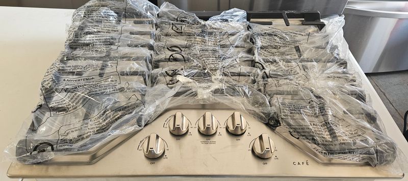 NEW! CAFE 30 in. Gas Cooktop in Stainless Steel with 5 Burners and an 18,000 BTU Burner
