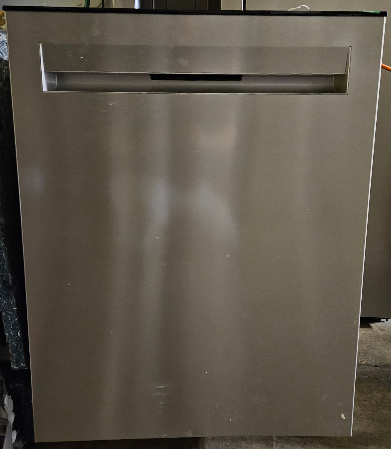 NEW! Hisense 24-in Top Control Built-in Dishwasher With Third Rack