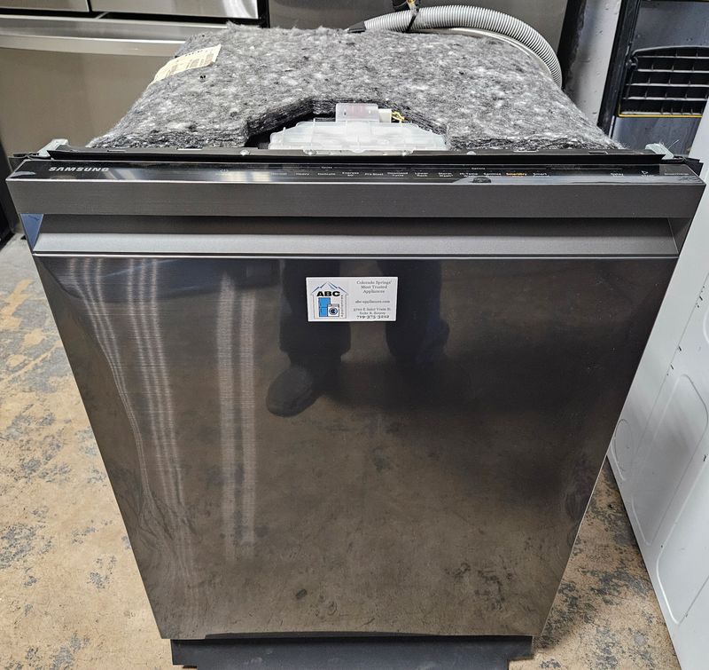 NEW! Samsung AutoRelease 42dBA Dishwasher with StormWash+ and Smart Dry in Black Stainless Steel