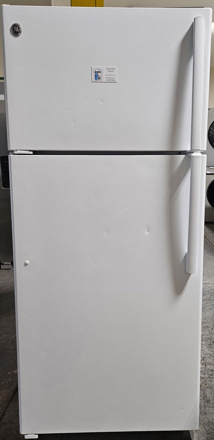 USED 16 cu.ft. GE White Top Freezer Refrigerator
