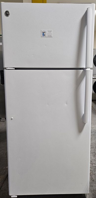 USED 16 cu.ft. GE White Top Freezer Refrigerator