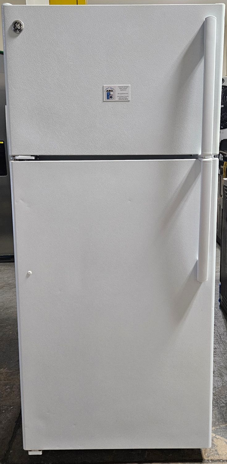 USED 16 cu.ft. GE White Top Freezer Refrigerator
