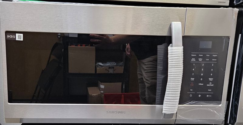 NEW! 30 in. 1.7 cu. ft. 1000 W Fingerprint Resistant Stainless Steel Over-the-Range Microwave